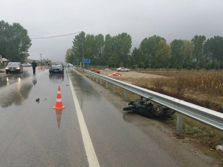 Aksi Sarandë-Çuko përgjaket nga përplasja e Benz-it me motorin, dy të plagosur në spital