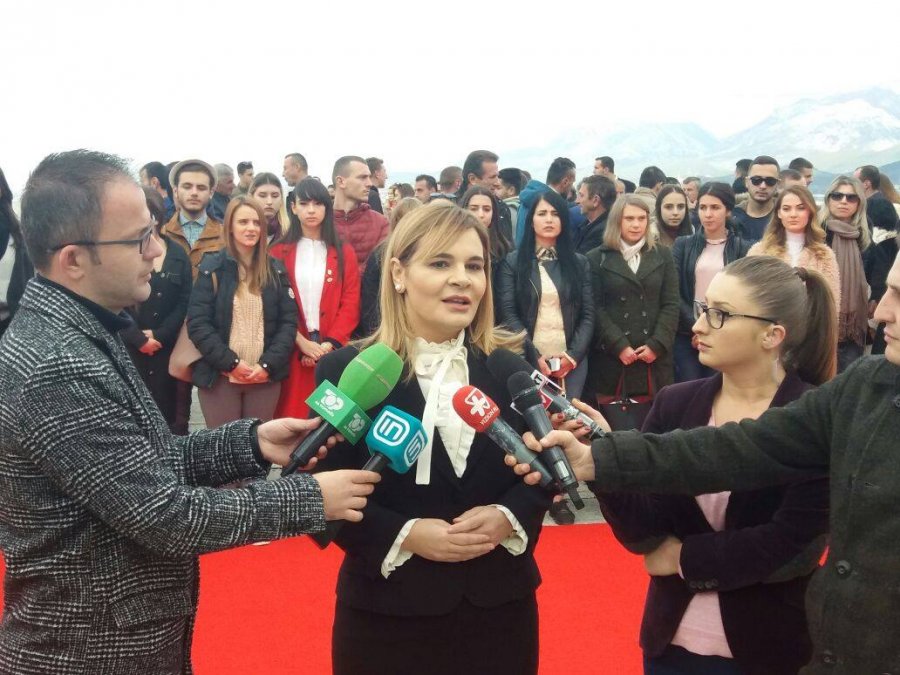 VIDEO/ Homazhet për 73-vjetorin e Çlirimit, mesazhi i Kryemadhit: Fitoren nuk e sollën armët dhe numrat, por vullneti