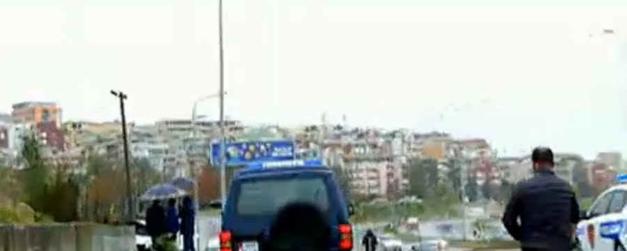 Tronditet zona e Kopshtit Botanik nga shpërthimi i një makine, policia në vendngjarje