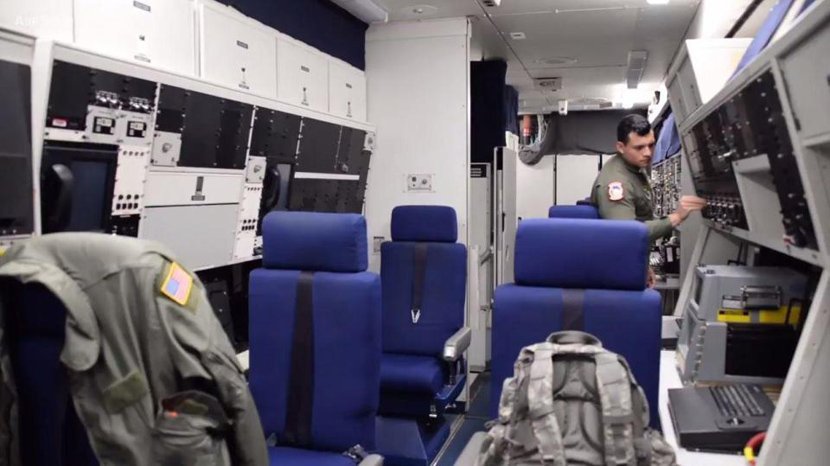 VIDEO & FOTO GALERI/ “Fundi i botës?!” – Ja avioni sekret që do të futet presidenti Trump në rast lufte