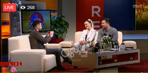 RRËFIMI/ “Mua më ka rritur Ija”, Bes Kallaku rrëfen lidhjen e fortë me gjyshen