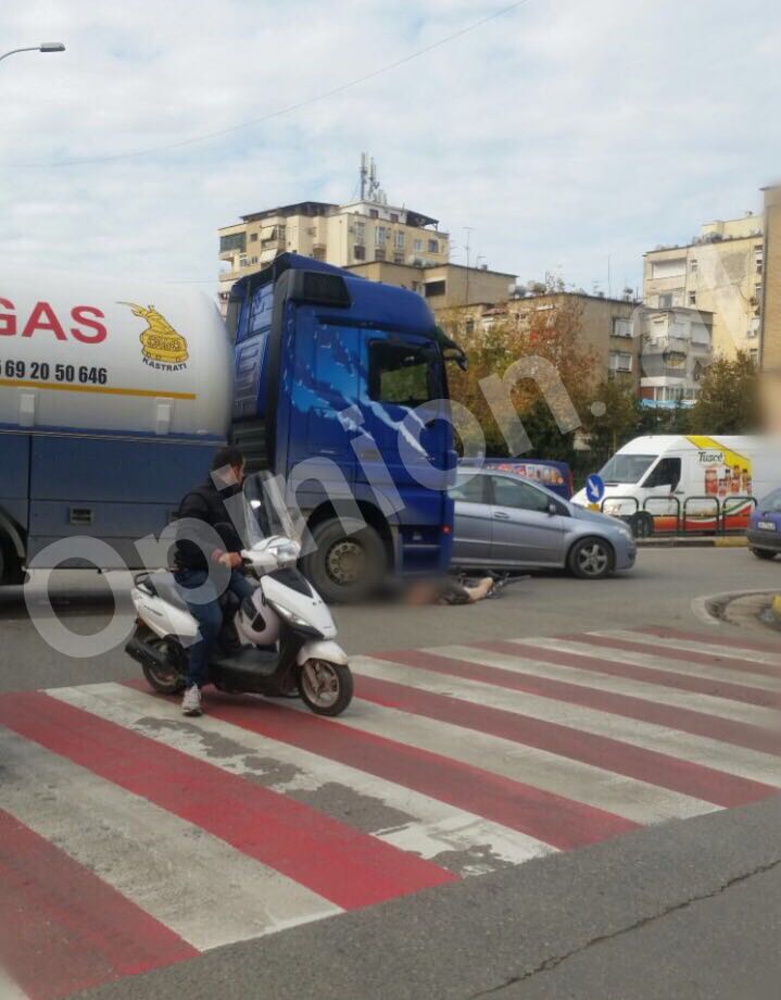 FOTO/ Autoboti përplas për vdekje drejtuesin e biçikletës te Brryli
