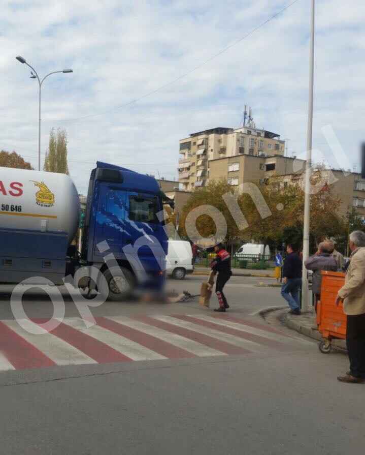 FOTO/ Autoboti përplas për vdekje drejtuesin e biçikletës te Brryli