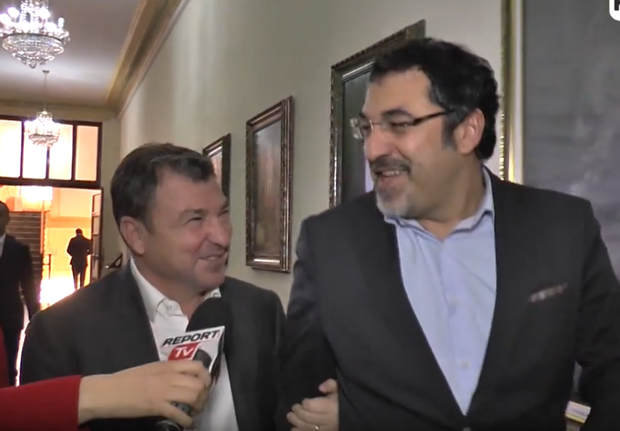 VIDEO/ SHBA-ja i refuzoi vizën, Çuçi “shpëton” Dakon nga gazetarët