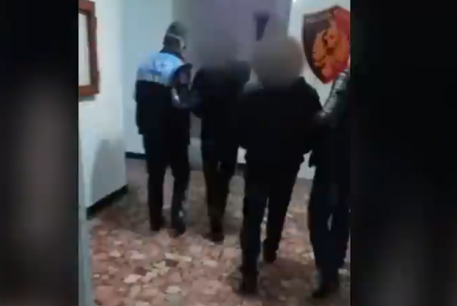 Makina me kanabis zihet në pritë nga policia e Dibrës, 2 të arrestuar
