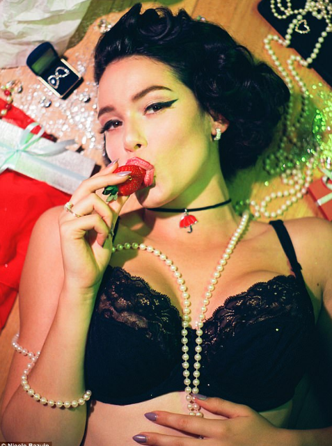 Eskorta si yll nuk është penduar:Kam bërë seks edhe me të moshuar