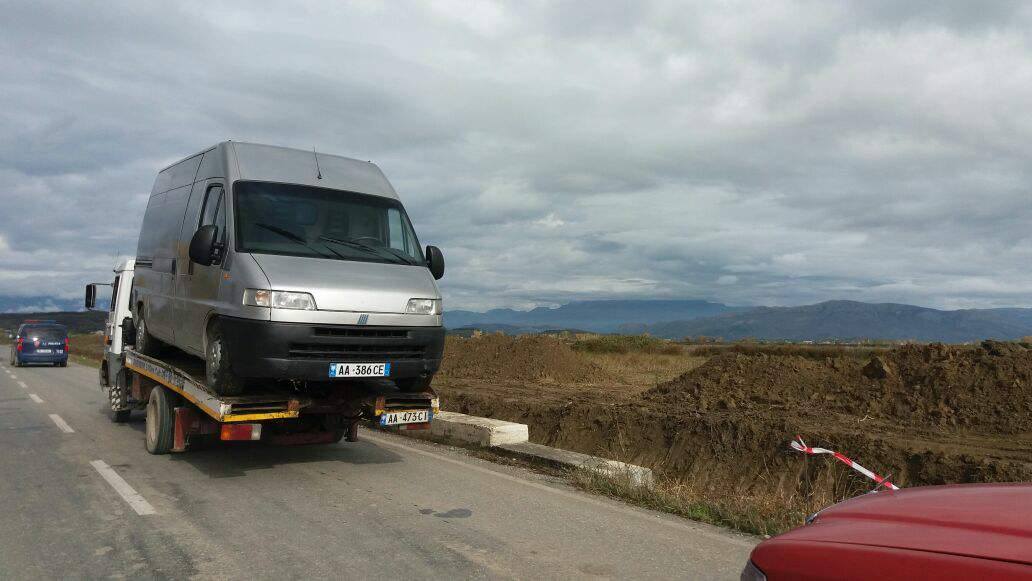 1 ton drogë në Velipojë transportohej me furgon, ja oficeri i policisë që doli garant