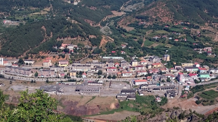 Tronditet Fushë Arrëzi nga krisma armësh, ngjarja ende mister