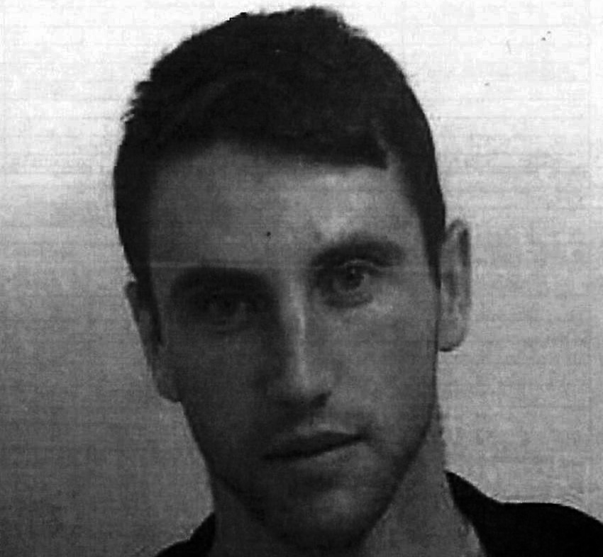 EMRI & FOTO LAJM/ “Çmenden” femrat! Tashmë një shqiptar  i burgosuri më seksi në botë