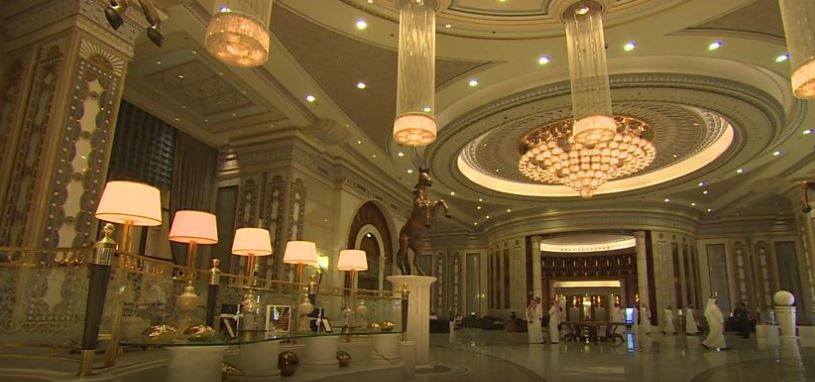 VIDEO/ Një burg me 5 yje! Kjo është Arabia Saudite!