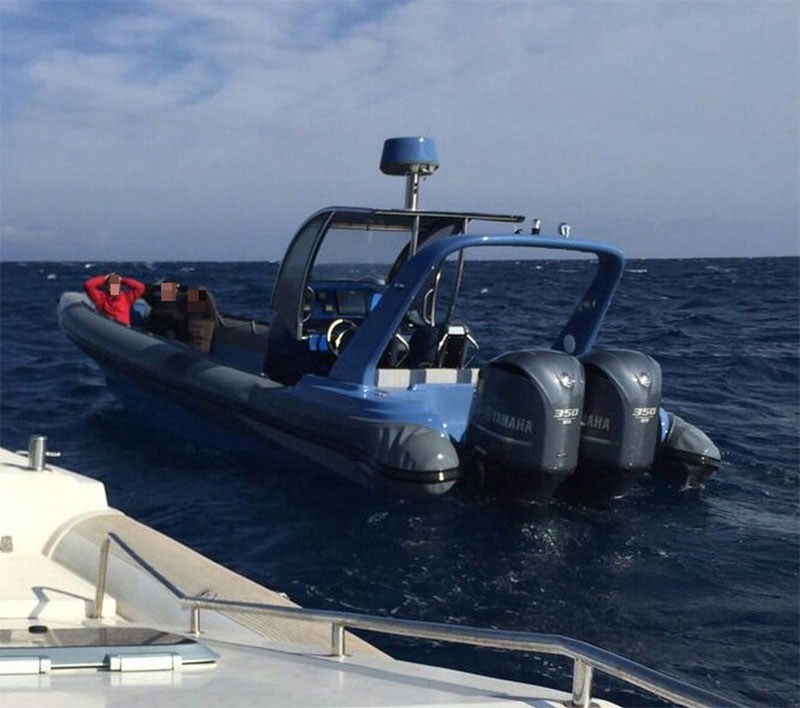 FOTO GALERI/ Hashashi shqiptar “pushton” komisariatin, ja pamjet e tonelatave me drogë dhe gomones së nisur nga Himara