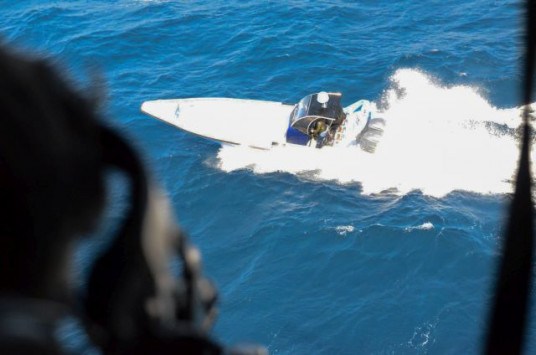 FOTO GALERI/ Hashashi shqiptar “pushton” komisariatin, ja pamjet e tonelatave me drogë dhe gomones së nisur nga Himara