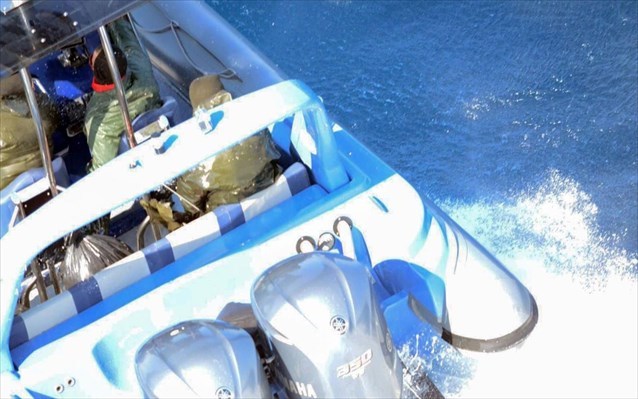 FOTO GALERI/ Hashashi shqiptar “pushton” komisariatin, ja pamjet e tonelatave me drogë dhe gomones së nisur nga Himara