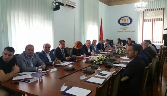 KOMISIONI I SIGURISË/ SHISH kërkon më shumë fonde nga qeveria, ka replika Felaj-Stërkaj