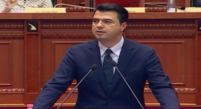 Basha, Ramës: Hiqesh si linguist por je kapo i drogës