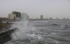 FOTO/ Portet e vendit në “bllokadë”, lundrimi në det i pamundur prej kushteve atmosferike