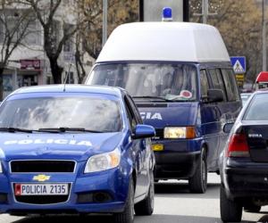 E rëndë në Burrel, 13 vjeçari në timon aksidentohet, në rrezik për jetën