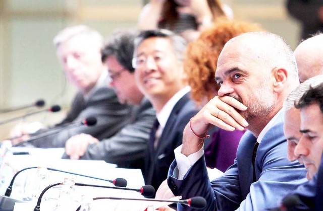 PRAPASKENAT/ Denoncimi “tronditës”: Edi Rama ka kërcënuar ambasadorët…