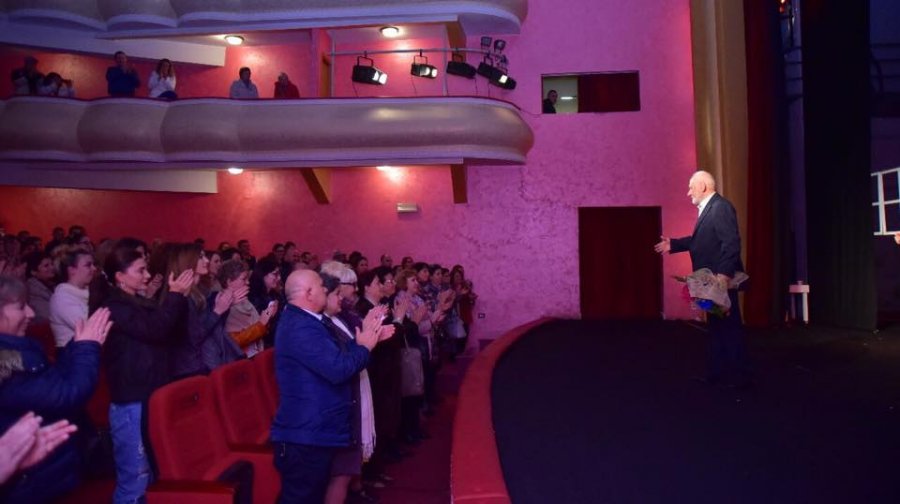 FOTO GALERI/ Grabitet kasaforta e teatrit “Skampa” në Elbasan