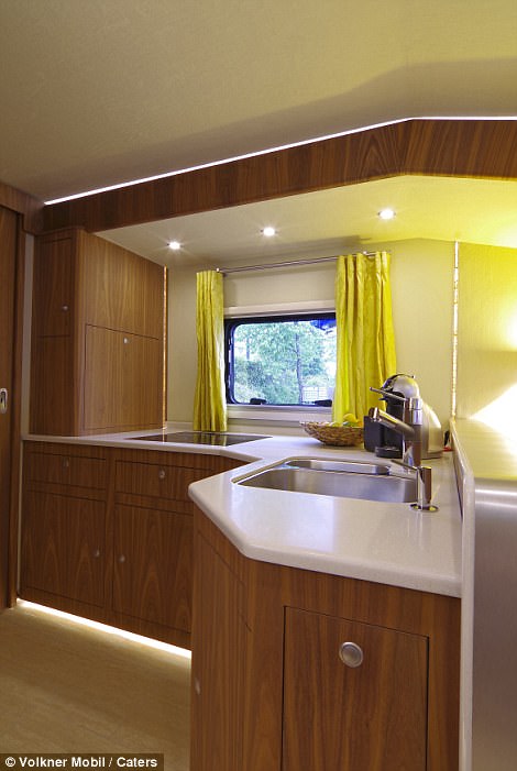 FOTO GALERI/ Brenda rulosë luksoze ku nuk mungon asgjë