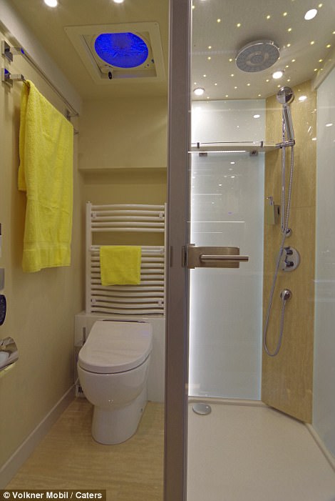 FOTO GALERI/ Brenda rulosë luksoze ku nuk mungon asgjë