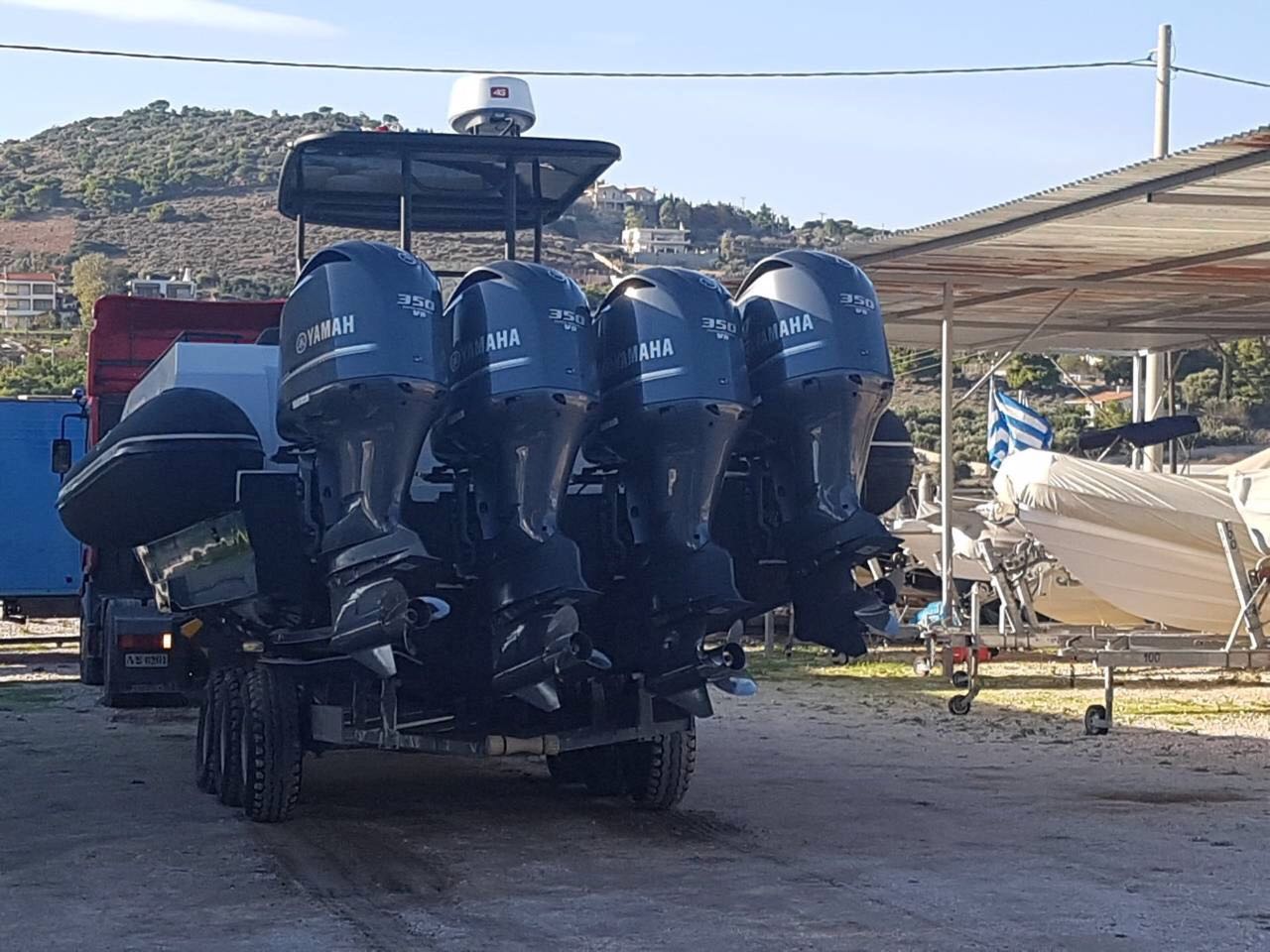 FOTO/Trafikantët e kanabisit ruajnë një surprizë të rrallë për policinë greke