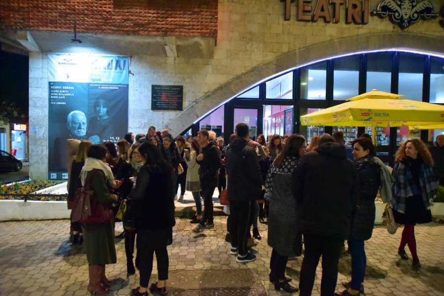 FOTO GALERI/ Grabitet kasaforta e teatrit “Skampa” në Elbasan