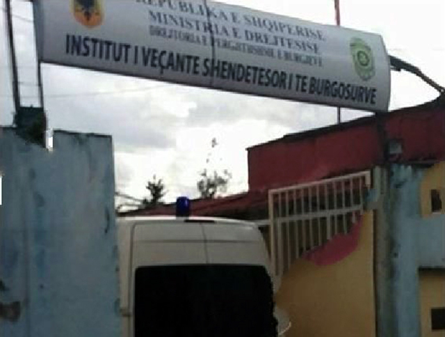 Krujë, i burgosuri vdes nga zemra, nën hetim oficeri që duhet ta ruante