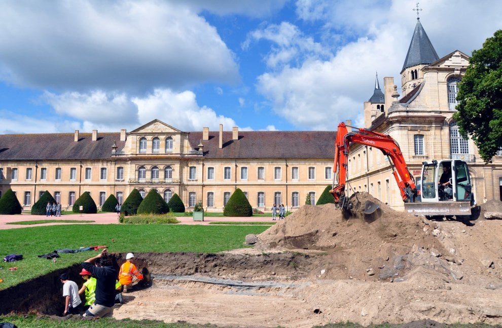 FOTO GALERI/ Zbulohet thesari i rrallë, i groposur 850 vjet më parë