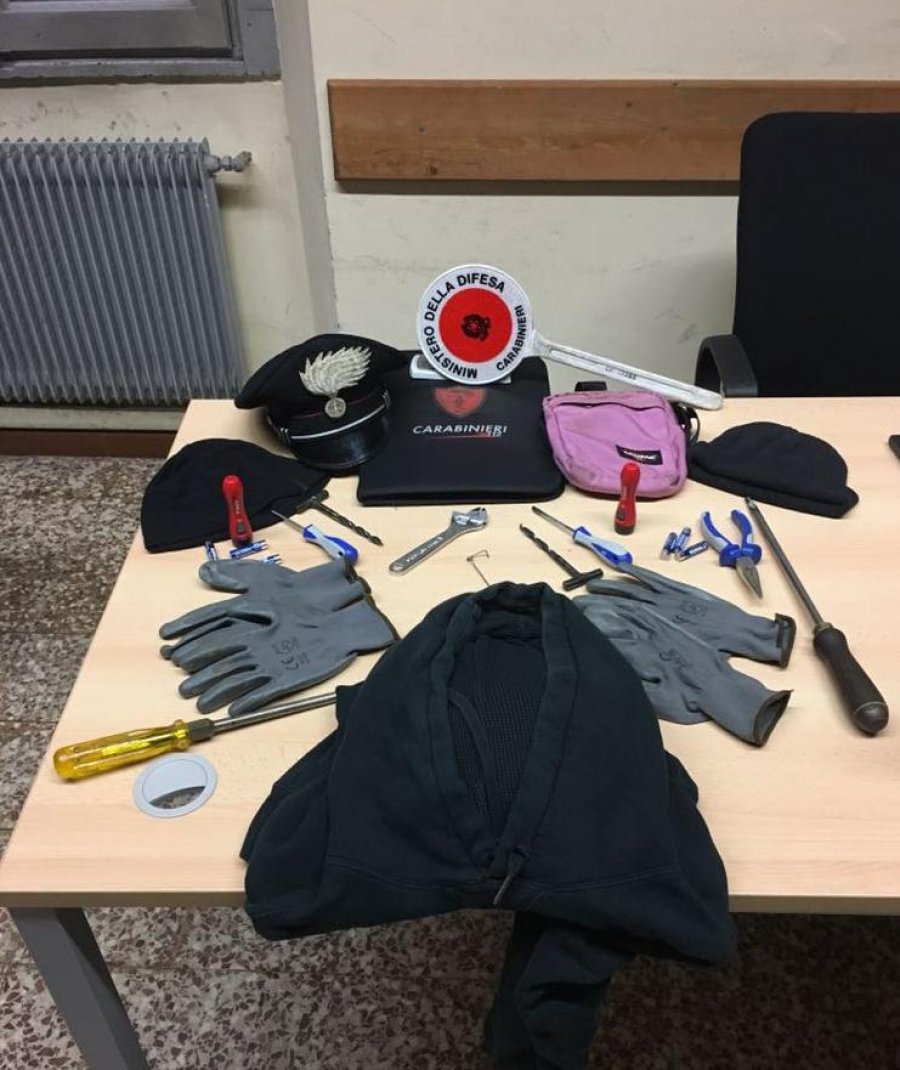 FOTO/ Hajdutin shqiptar e tradhëtuan fotot dhe e çuan në pranga