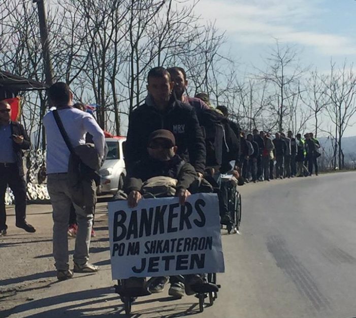 Banorët e Zharrëzës i rikthehen protestave, qeveria i gënjeu për dëmshpërblimet