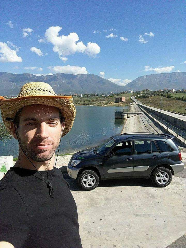 FOTO/ Vrau babain me çekiç, ja kush është 28 vjeçari Selman Alija