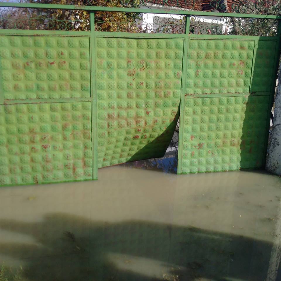 FOTO GALERI/ Përmbytjet në Durrës, Bylykbashi: Abuzuesi Dako nuk investoi për pastrimin e kanaleve, hapi rezervuarët e përmbyti fshatrat në shtratin e Erzenit