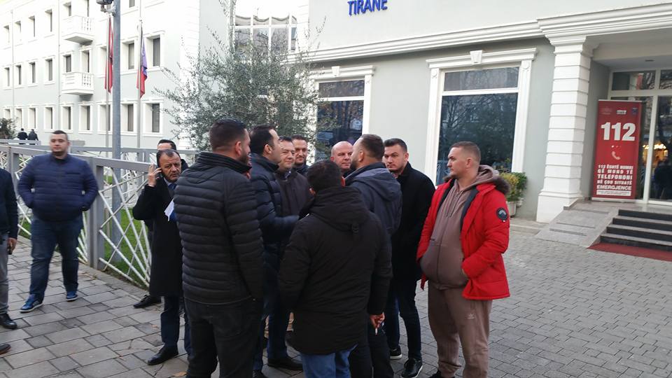 Përfundon gjyqi, “detyrim paraqitje” për të gjashtë simpatizantët e PD