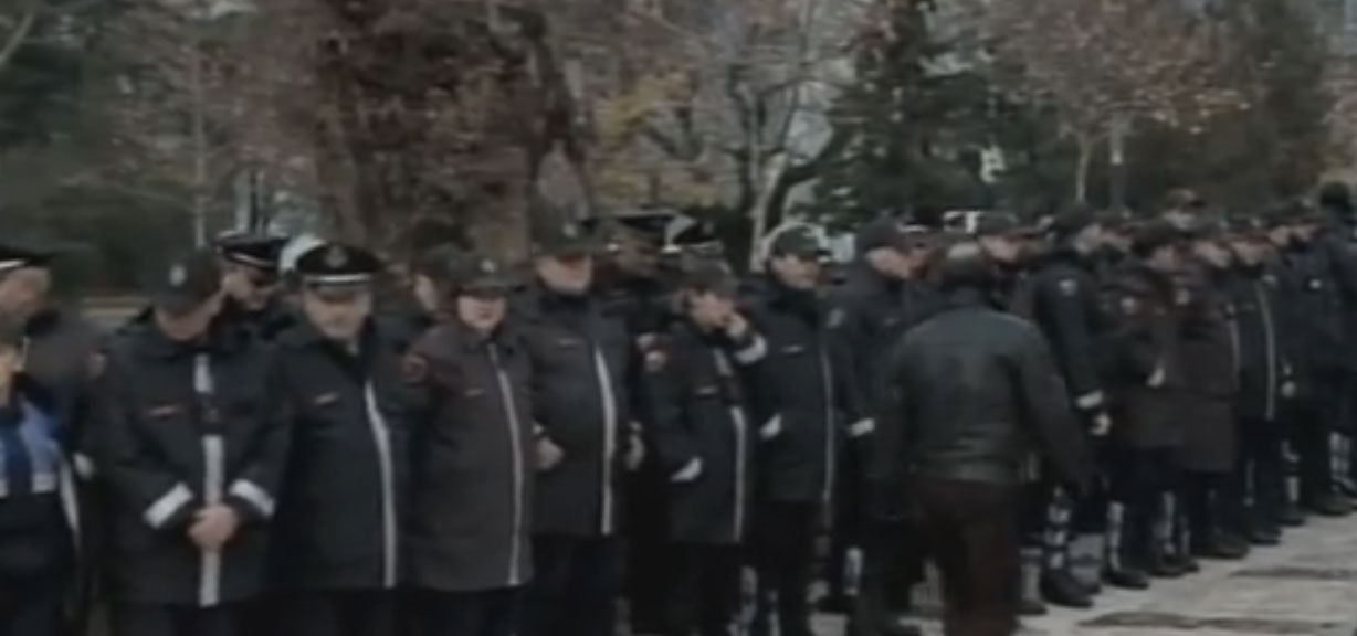 VIDEO/ Opozita sot tregon forcën e saj, Edi Rama e rrethon Parlamentin me policë