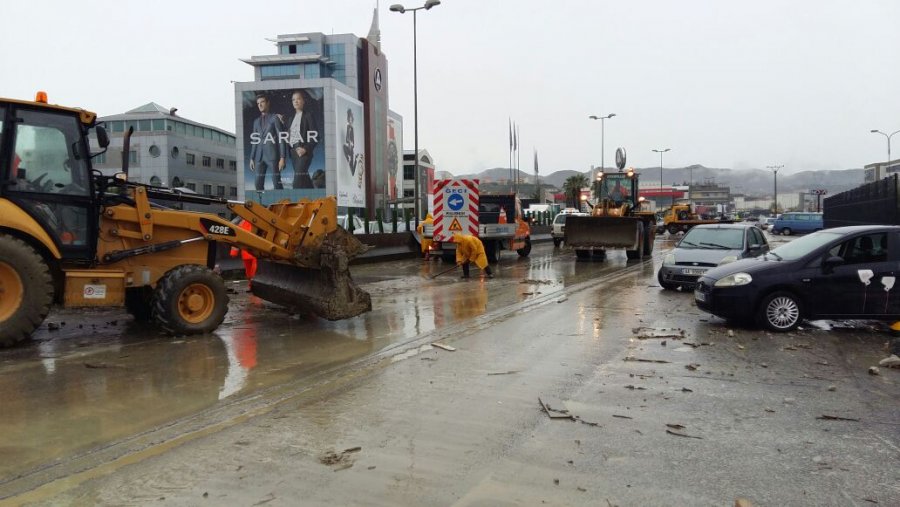 SITUATA/ Policia Rrugore: Ja akset rrugore të bllokuara