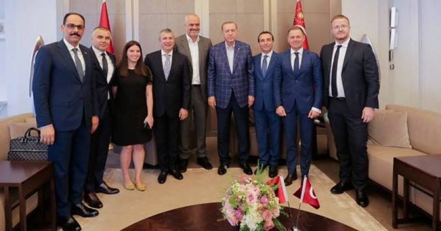 Vota e Shqipërisë kundër SHBA – A u paguan qeveritarët e Tiranës me dollarë nga Turqia?