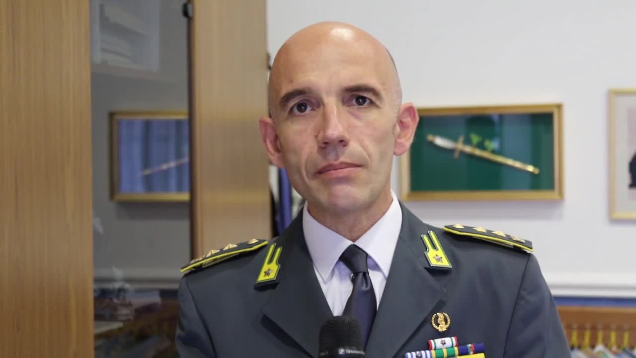 EMRI & FOTO/ Flet koloneli italian që shkatërroi klanin “Habilaj”, çfarë thotë për hetimet ndaj Saimir Tahirit