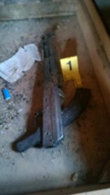 EMRI & FOTO GALERI/ Gjirokastër, sekuestrohen 281 kg drogë dhe armë në stan, pranga 60-vjeçarit nga Lazarati