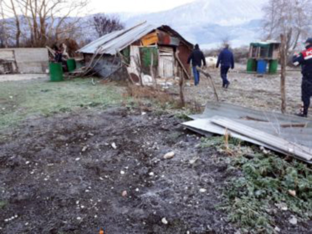 EMRI & FOTO GALERI/ Gjirokastër, sekuestrohen 281 kg drogë dhe armë në stan, pranga 60-vjeçarit nga Lazarati