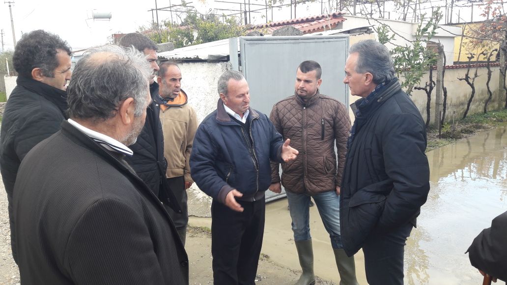 FOTO/ Baçi: Pasojat të rënda nga përmbytja në fshatrat e Fierit, ndërhyrje të menjëhershme për rehabilitim