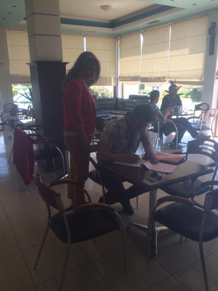 UNIKALE & FOTO GALERI/ Gjirokastër, të gjithë punonjësit e një institucioni, akuzohen masivisht për shpërdorim detyre