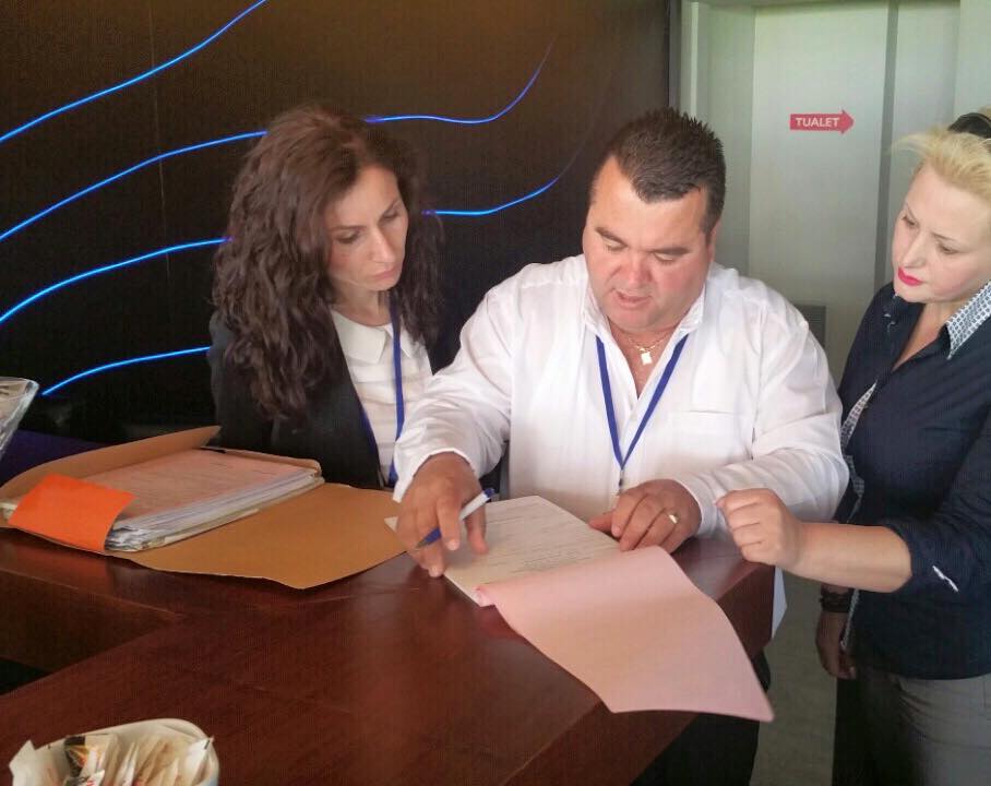 UNIKALE & FOTO GALERI/ Gjirokastër, të gjithë punonjësit e një institucioni, akuzohen masivisht për shpërdorim detyre