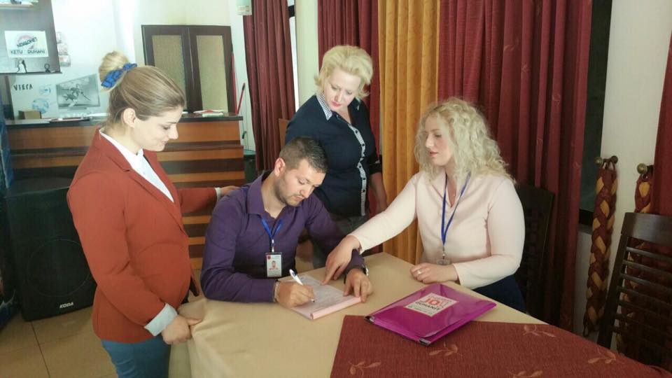 UNIKALE & FOTO GALERI/ Gjirokastër, të gjithë punonjësit e një institucioni, akuzohen masivisht për shpërdorim detyre