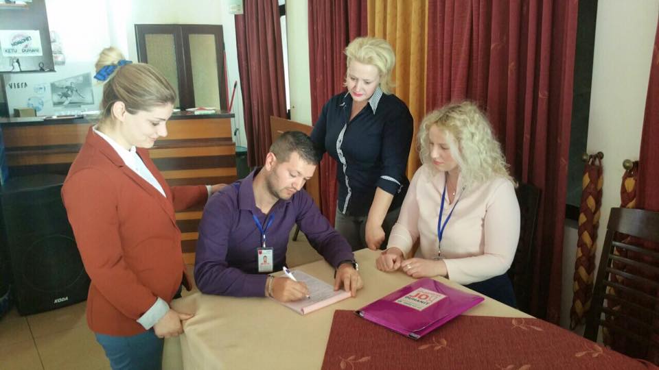 UNIKALE & FOTO GALERI/ Gjirokastër, të gjithë punonjësit e një institucioni, akuzohen masivisht për shpërdorim detyre