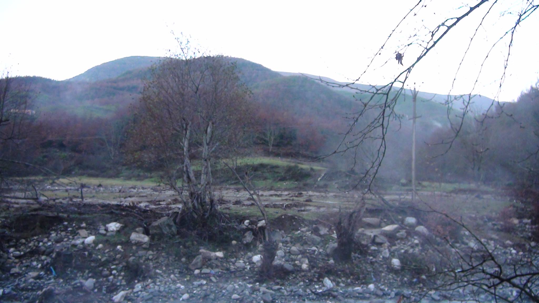 FOTO & VIDEO GALERI/ Kurbin, fëmijët rrezikojnë për të shkuar në shkollë, zona turistike e harruar nga shteti