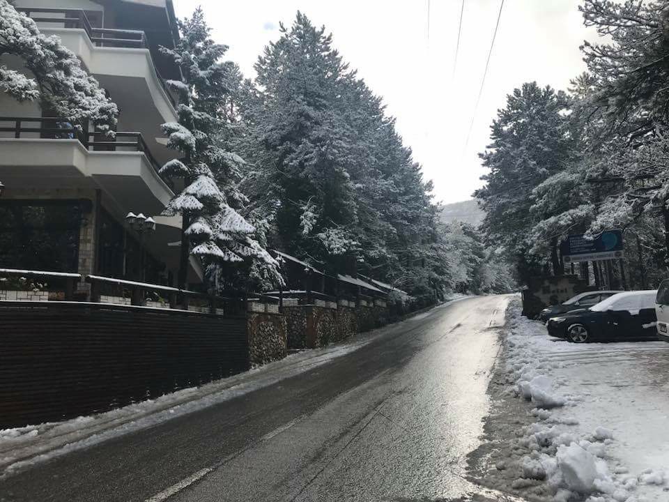 Bora “pushton” Qafën e Llogarasë, Policia paralajmëron drejtuesit e mjeteve