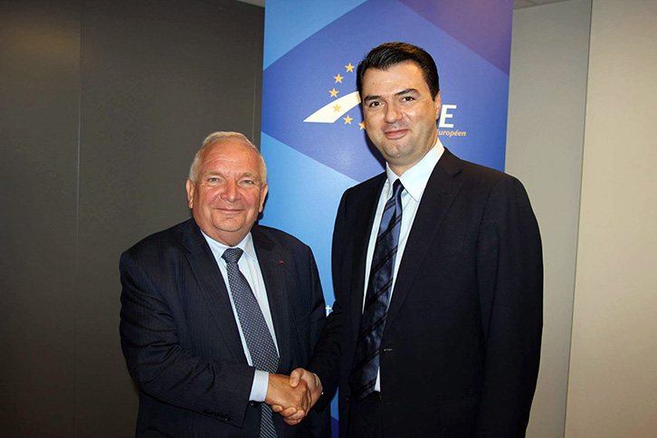 “Qeveria po pengon integrimin me projektin dhe mbrojtjes politike të Saimir Tahirit”