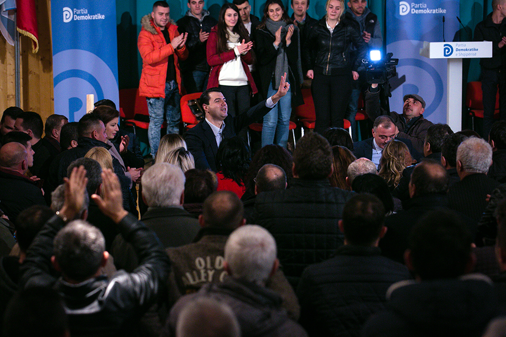 FOTO GALERI/ Basha ironizon nga Lezha: Efekti i parë i emërimit të Ramës kryeprokuror, kthimi i pasaportës Tahirit