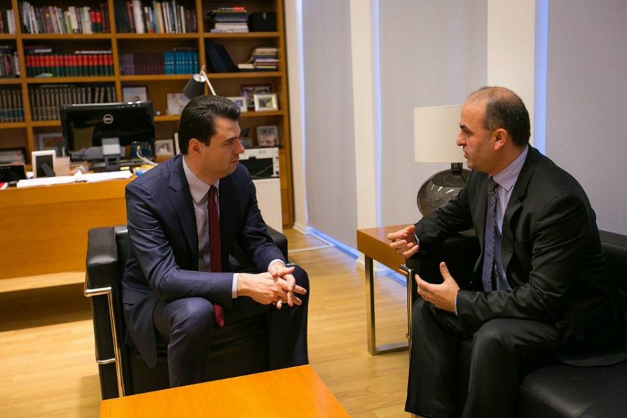 FOTO/ Basha ka një lajm i mirë për të gjithë shqiptarët që jetojnë në Angli